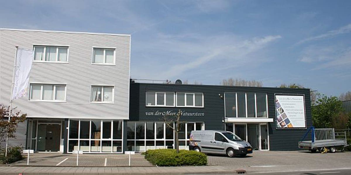 Het pand van Van der Meer Natuursteen aan de Ringoven in Arnhem